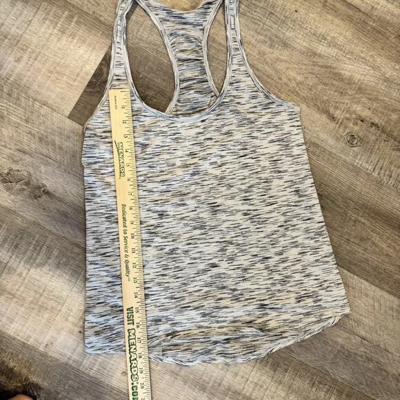 Lululemon Essentials Tank In Black And Gray Light Weight, Size 6 - Picture 6 of 6
